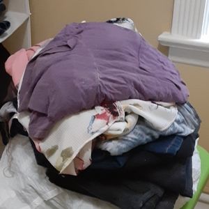 Bundle of clothing includes leggings* jeans* shirt